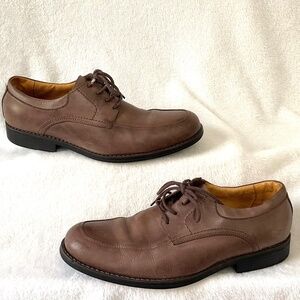 Brown Jos.A. Banks Men’s lace up leather Oxford Dressy Work shoes. Size 8.5 D